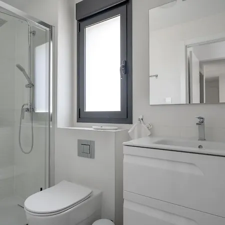 Rennes Arenal Playa 6 Apartment *