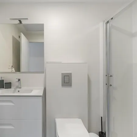 Rennes Arenal Playa 6 Apartment *