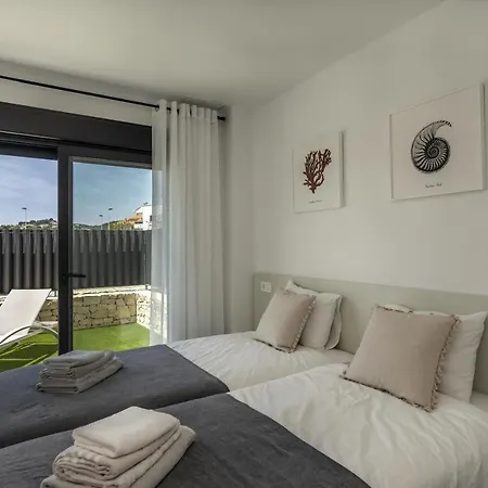 Rennes Arenal Playa 6 Apartment *